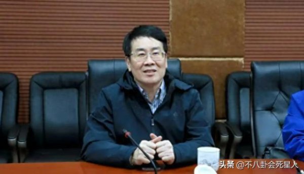 西安配资哪家好 宗泽后朋友圈“利益熏心”，替小三惋惜，骂长女复仇“小肚鸡肠”